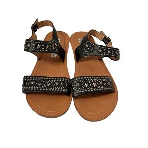 Forever Link Black Stars and Studs Sandals Size 6